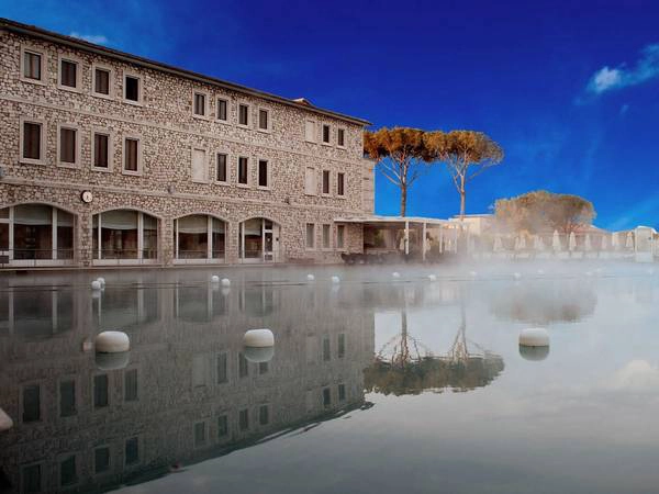<strong>Khách sạn tốt nhất cho việc dưỡng bệnh: </strong>Terme di Saturnia, Saturnia, Ý. Giá phòng từ 317 USD/mỗi đêm. Ảnh: Jetsetter