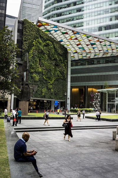 Khu vườn ở Ocean Financial Centre được trồng theo hình dạng của bản đồ thế giới - Ảnh: Suzanne Lee