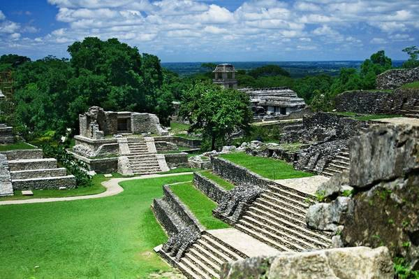 Palenque, Mexico: Tới cuối thế kỷ 18, người châu Âu mới tìm ra Palenque, khu đền đài và lăng mộ kim tự tháp bằng đá vôi ở Mexico. Nơi đây được ví như “Thành phố mất tích của Atlantis”, với khung cảnh thiên nhiên ấn tượng. Ảnh: Globalserpa. Palenque, Mexico: Tới cuối thế kỷ 18, người châu Âu mới tìm ra Palenque, khu đền đài và lăng mộ kim tự tháp bằng đá vôi ở Mexico. Nơi đây được ví như “Thành phố mất tích của Atlantis”, với khung cảnh thiên nhiên ấn tượng. Ảnh: Globalserpa.