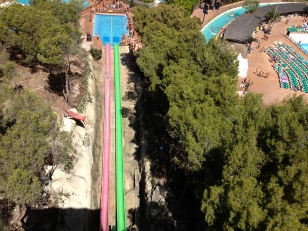 Nằm tại công viên nước Aqualandia, Benidorm, Tây Ban Nha, đường trượt được mở từ năm 2013 và cũng là đường trượt tự do cao nhất châu Âu. VertiGo có độ cao 108.3 m, tốc độ lên tới 96,5 km/h. Nằm tại công viên nước Aqualandia, Benidorm, Tây Ban Nha, đường trượt được mở từ năm 2013 và cũng là đường trượt tự do cao nhất châu Âu. VertiGo có độ cao 108.3 m, tốc độ lên tới 96,5 km/h.