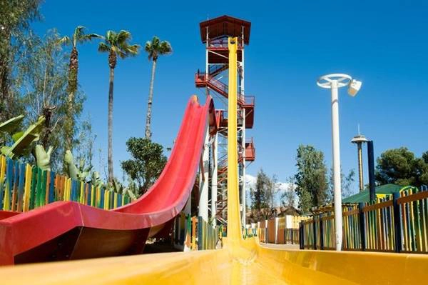 Nằm trong công viên nước PortAventura ở Salou, Tarragona, Tây Ban Nha, có độ cao 31 m, đường trượt được mở chính thức vào tháng 5/2013, có độ dốc 55 độ, cho tốc độ 6 m/ giây. Nằm trong công viên nước PortAventura ở Salou, Tarragona, Tây Ban Nha, có độ cao 31 m, đường trượt được mở chính thức vào tháng 5/2013, có độ dốc 55 độ, cho tốc độ 6 m/ giây.