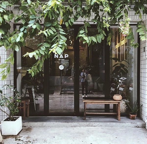 Khung cửa cực kì "ăn ảnh" (@liferookio) Khung cửa cực kì "ăn ảnh" (@liferookio)
