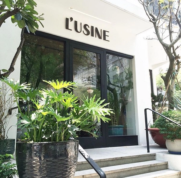 Mặt tiền xanh mượt mang cảm giác cực Tây của L'usine Lê Thánh Tôn (@lamnguyen) Mặt tiền xanh mượt mang cảm giác cực Tây của L'usine Lê Thánh Tôn (@lamnguyen)