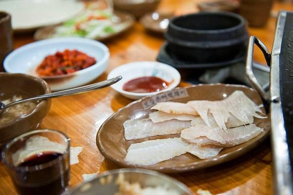 Hongeo (cá đuối lên men) Hongeo (cá đuối lên men)