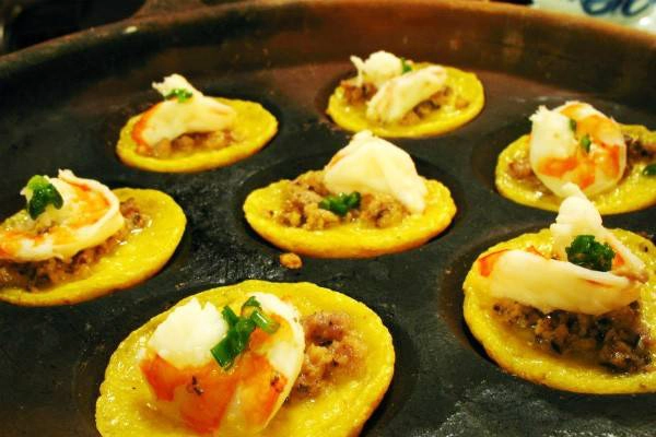Bánh khọt là một đặc sản của miền Nam Bánh khọt là một đặc sản của miền Nam