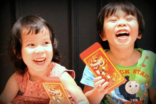 Trẻ nhỏ luôn mong nhận được lì xì ngày Tết. Ảnh: ED Uploaded Trẻ nhỏ luôn mong nhận được lì xì ngày Tết. Ảnh: ED Uploaded