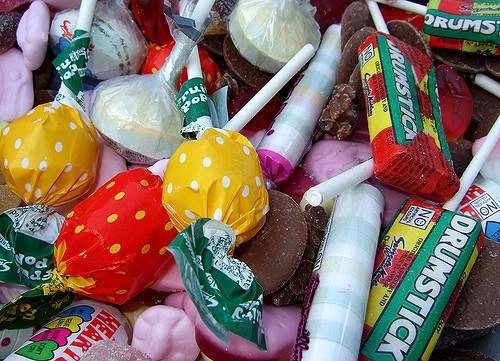 Đừng quên mang theo kẹo để nhấm nháp. Đừng quên mang theo kẹo để nhấm nháp.