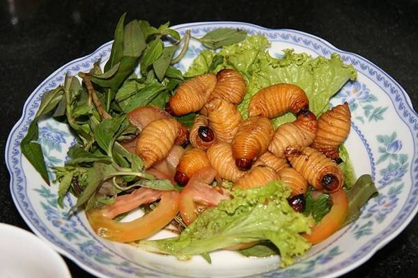 Đuông dừa là món ăn đặc sản Bến Tre mà không phải ai cũng dám thử.