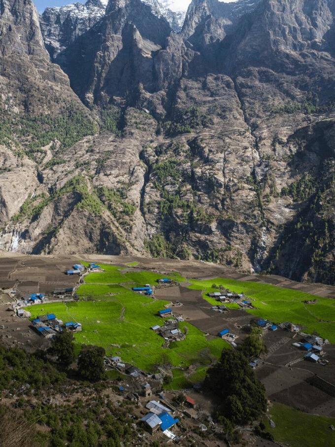 Các ngôi làng yên bình, ẩn mình bên dãy Himalaya là nguồn cảm hứng vô tận của nhiều du khách khi chinh phục các cung đường trên núi. Ảnh: Nepal Times.