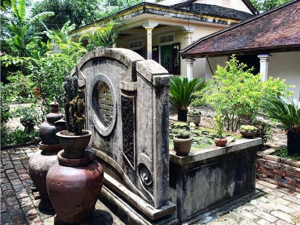 Ngôi làng nổi tiếng với nghề làm gốm từ xa xưa, không còn hoạt động trong nhiều năm nay nhưng những di sản vật thể vẫn được lưu giữ tại Phước Tích. Ảnh: Tramnguyen1919/Instagram. Ngôi làng nổi tiếng với nghề làm gốm từ xa xưa, không còn hoạt động trong nhiều năm nay nhưng những di sản vật thể vẫn được lưu giữ tại Phước Tích. Ảnh: Tramnguyen1919/Instagram.