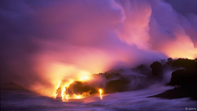 <strong>Kilauea và Mauna Kea, Hawaii: </strong>Núi lửa ở Hawaii nổi tiếng vì phun trào thường xuyên và cảnh đẹp ngoạn mục. Ngọn núi lửa trẻ nhất là Kilauea từng phun trào liên tục kể từ năm 1983. <strong>Kilauea và Mauna Kea, Hawaii: </strong>Núi lửa ở Hawaii nổi tiếng vì phun trào thường xuyên và cảnh đẹp ngoạn mục. Ngọn núi lửa trẻ nhất là Kilauea từng phun trào liên tục kể từ năm 1983.