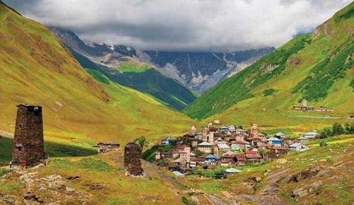 Những tháp cổ ngàn năm tuổi ở Svaneti Những tháp cổ ngàn năm tuổi ở Svaneti