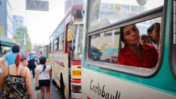 Tương tự như Bogota và Mexico, phụ nữ ở Lima (Peru) cũng phải đối mặt với những hiểm họa tương tự như bị sờ mó, quấy rối tình dục Tương tự như Bogota và Mexico, phụ nữ ở Lima (Peru) cũng phải đối mặt với những hiểm họa tương tự như bị sờ mó, quấy rối tình dục