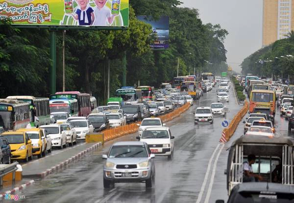 Myanmar: Bắt đầu từ năm 2009, Chính phủ Myanmar cấm người dân lưu thông xe máy trong nội đô, để giảm tải và chống ùn tắc. Ảnh: Hoàng Anh.