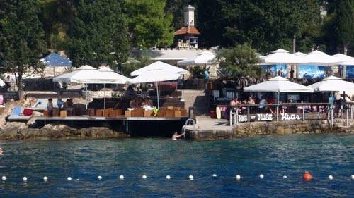 3_hula-hula-beach-bar-hvar-croatia