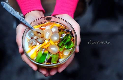 Món caramen siêu hấp dẫn ở khu chợ Trời. nhung-quan-caramen-thap-cam-ngon-toi-mieng-cuoi-cung-o-ha-noi-ivivu-4
