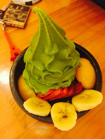 Món kem matcha cùng với trái cây tại quán. Ảnh: Thảo Nghi Món kem matcha cùng với trái cây tại quán. Ảnh: Thảo Nghi