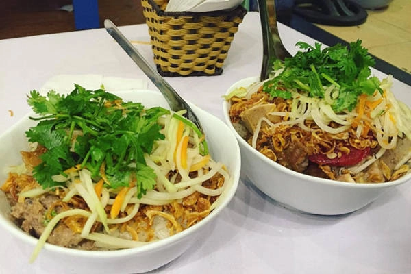 Bát xôi ở đây khá đầy đặn. Ảnh: hafcanet.