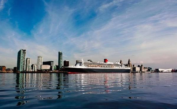Ba chiếc thuyền Queen đến thành phố Liverpool trong dịp lễ kỷ niệm 175 năm Hãng tàu Cunard Cruise Line