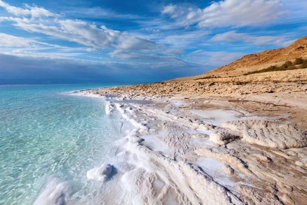 Biển Chết là điểm du lịch nổi tiếng thế giới. Ảnh: Muftah.org. Biển Chết là điểm du lịch nổi tiếng thế giới. Ảnh: Muftah.org.