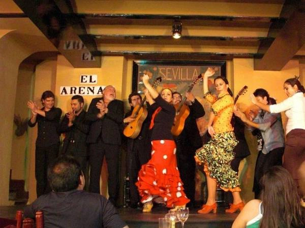 Sô diễn flamenco ở khán phòng El Arenal ở Sevilla - Ảnh: wp