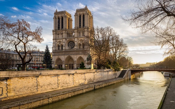 Paris - "Thành phố của ánh sáng thần tiên" Paris - "Thành phố của ánh sáng thần tiên"