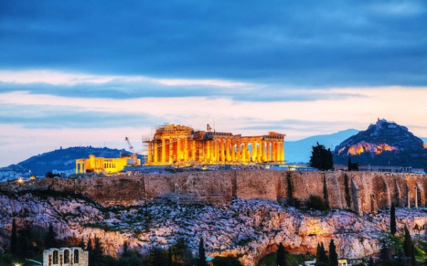 Athens là một thành phố quanh năm đông du khách Athens là một thành phố quanh năm đông du khách