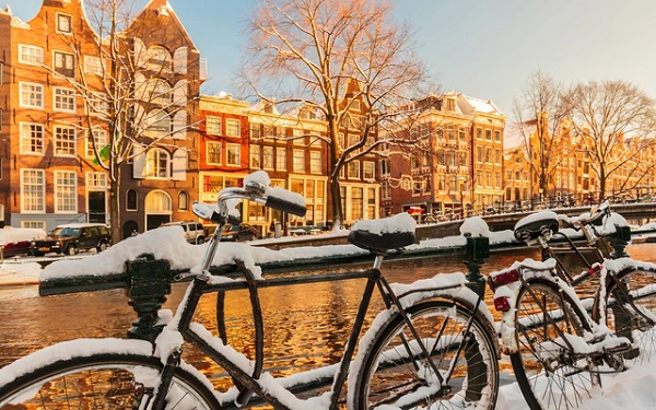 Amsterdam khá lạnh vào mùa đông Amsterdam khá lạnh vào mùa đông