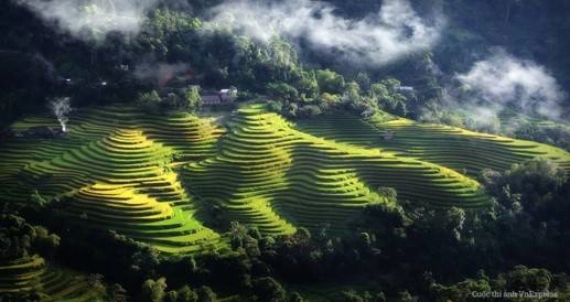Ruộng bậc thang Hoàng Su Phì nằm trên địa bàn 6 xã bản Luốc, Sán Sả Hồ, bản Phùng, Hồ Thầu, Nậm Ty và Thông Nguyên tỉnh Hà Giang. Ruộng bậc thang ở đây được đánh giá vào loại đẹp nhất Việt Nam với lịch sử hàng trăm năm khai hoang của bao thế hệ người La Chí, Dao, Nùng. Ảnh: Nguyễn Minh Tân. Ruộng bậc thang Hoàng Su Phì nằm trên địa bàn 6 xã bản Luốc, Sán Sả Hồ, bản Phùng, Hồ Thầu, Nậm Ty và Thông Nguyên tỉnh Hà Giang. Ruộng bậc thang ở đây được đánh giá vào loại đẹp nhất Việt Nam với lịch sử hàng trăm năm khai hoang của bao thế hệ người La Chí, Dao, Nùng. Ảnh: Nguyễn Minh Tân.