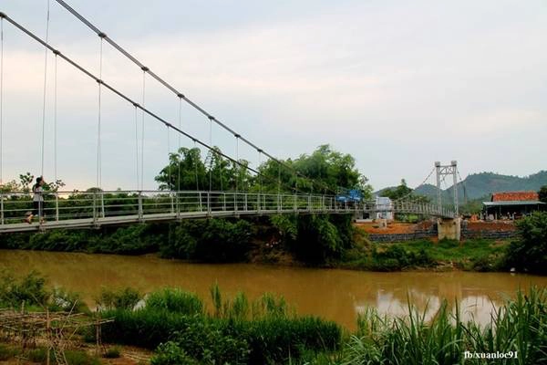 Đến Tà Lài hoặc vùng dân cư gần rừng Cát Tiên tìm hiểu cuộc sống của người dân nơi đây. Đến Tà Lài hoặc vùng dân cư gần rừng Cát Tiên tìm hiểu cuộc sống của người dân nơi đây.