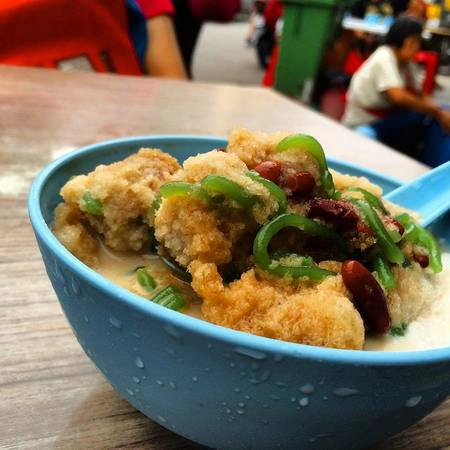 4. Ẩm thực ở Penang: Penang từ lâu được coi là một trong những địa danh ẩm thực hàng đầu thế giới. Món ăn đặc trưng ở đây là Char Koey Teow, và ngon nhất là ở Siam Road gần khúc giao với Anson Road. Thuê xe đạp để khám phá Penang cũng là một hoạt động thú vị. 4. Ẩm thực ở Penang: Penang từ lâu được coi là một trong những địa danh ẩm thực hàng đầu thế giới. Món ăn đặc trưng ở đây là Char Koey Teow, và ngon nhất là ở Siam Road gần khúc giao với Anson Road. Thuê xe đạp để khám phá Penang cũng là một hoạt động thú vị.