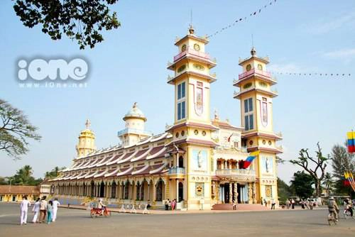 Toà Thánh Tây Ninh hay còn gọi là Thánh Thất Cao Đài Toà Thánh Tây Ninh hay còn gọi là Thánh Thất Cao Đài