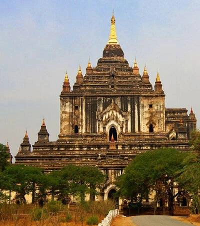 Đền Thatbyinyu Phaya. Ảnh: visit-bagan.