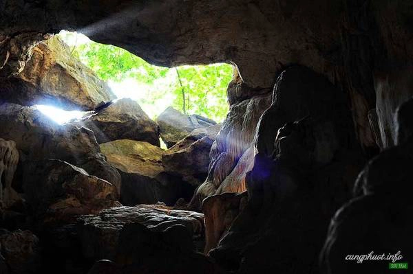 Cửa hang động. Ảnh: Cungphuot