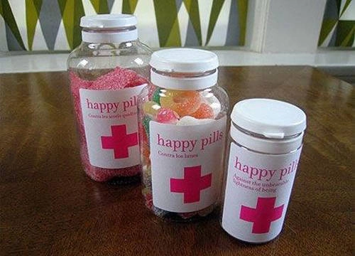 Giá của mỗi hộp "thuốc" dao động từ 1 đến 27 USD. Giá bán trên mạng của chúng là 3 USD một hộp nhỏ. nhung-vien-thuoc-hanh-phuc-o-tay-ban-nha-ivivu-6