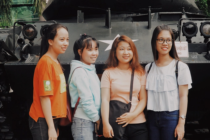 Với những hình ảnh, hiện vật chi tiết và sống động, bảo tàng được đông đảo các bạn sinh viên tìm đến để hiểu thêm về lịch sử Việt Nam trong các cuộc chiến tranh.