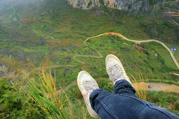 Đến với Đồng Văn, bạn đừng bỏ lỡ cơ hội thăm Đồn Cao, ung dung tận hưởng vẻ đẹp cao nguyên và không khí trong lành, thanh sạch nơi lưng chừng trời.