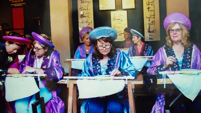 Hiện nay, Thừa Thiên Huế có 5 bảo tàng công lập, 2 trung tâm nghệ thuật và một bảo tàng ngoài công lập (Bảo tàng Đồ sứ ký kiểu thời Nguyễn). Không chỉ là nơi lưu giữ lại những giá trị lịch sử lâu đời mà các bảo tàng còn giúp du khách nước ngoài đến gần hơn với văn hoá Việt Nam.