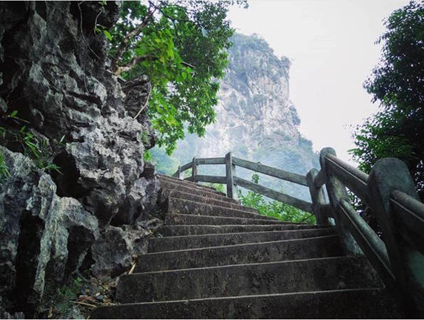 1/3 chặng đường đã được xây dựng bậc thang nên rất dễ đi và an toàn. Ảnh: IG cucgach_return 1/3 chặng đường đã được xây dựng bậc thang nên rất dễ đi và an toàn. Ảnh: IG cucgach_return