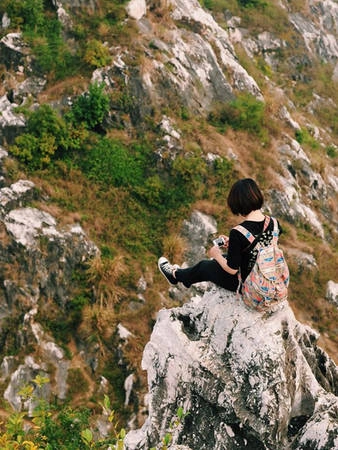 Chưa có điều kiện lên Hà Giang, hãy lượn lờ ở núi Trầm. Ảnh: Thảo Nhi Chưa có điều kiện lên Hà Giang, hãy lượn lờ ở núi Trầm. Ảnh: Thảo Nhi