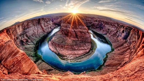 Các địa danh nổi tiếng lọt vào ống kính nhiếp ảnh gia gồm Grand Canyon, công viên quốc gia Arches và Bryce Canyon. The Horseshoe Bend, Arizona là một trong những địa danh được chụp ảnh nhiều nhất. Đây là hình ảnh biểu tượng của Grand Canyon. Các địa danh nổi tiếng lọt vào ống kính nhiếp ảnh gia gồm Grand Canyon, công viên quốc gia Arches và Bryce Canyon. The Horseshoe Bend, Arizona là một trong những địa danh được chụp ảnh nhiều nhất. Đây là hình ảnh biểu tượng của Grand Canyon.