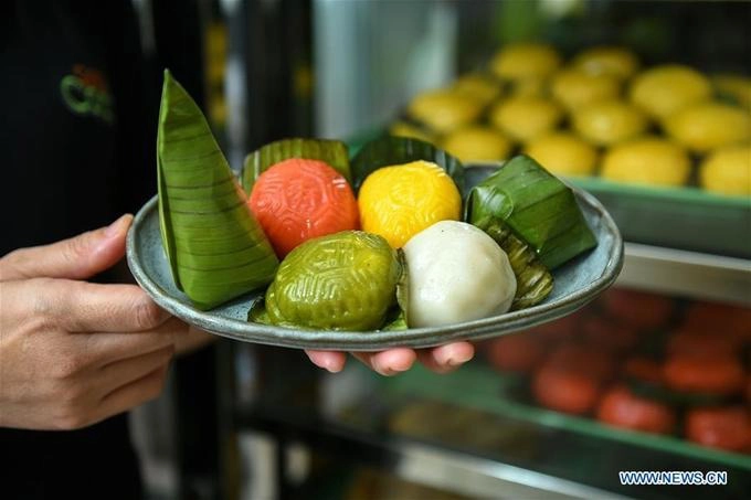 Đĩa bánh truyền thống kuih gợi bao ký ức tuổi thơ của người dân Malaysia.