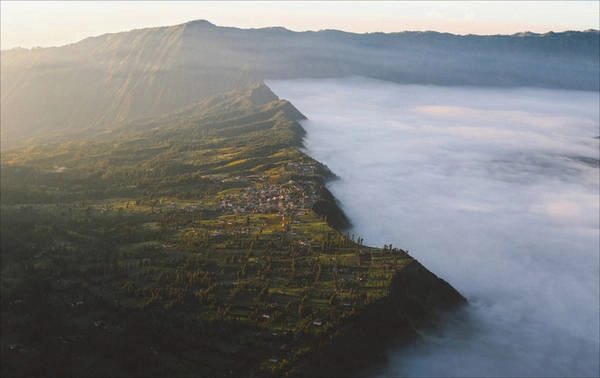 o-ngay-gan-viet-nam-thoi-ban-co-the-trai-nghiem-cam-giac-san-may-tren-dinh-nui-lua-ivivu-18