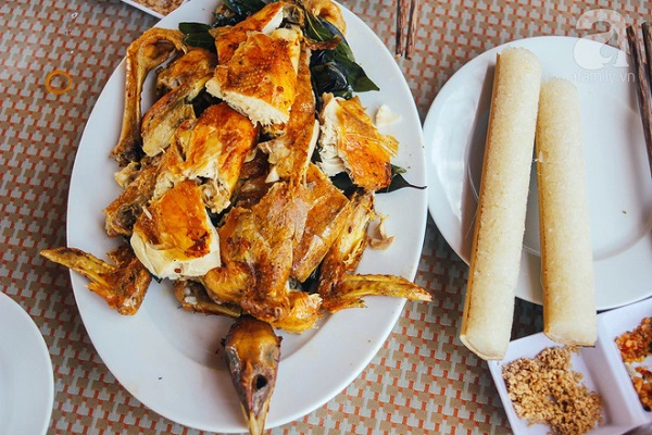Cơm lam gà nướng - món đặc sản của đồng bào dân tộc Tây Nguyên Cơm lam gà nướng - món đặc sản của đồng bào dân tộc Tây Nguyên