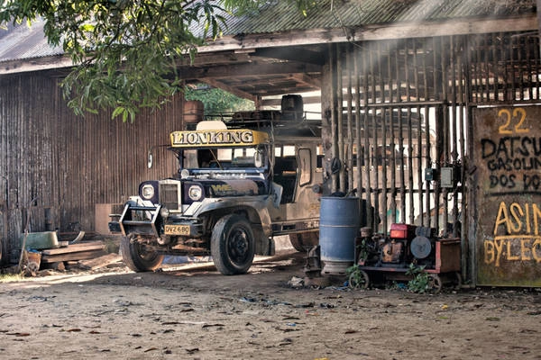 Xe Jeepney: Phương tiện tốt nhất để bạn khám phá Palawan là sử dụng xe Jeepney. Được tận dụng từ xe Jeep của quân đội Mỹ bỏ lại sau chiến tranh thế giới thứ 2, những chiếc Jeepney nhiều màu sắc là phương tiện giao thông công cộng phổ biến nhất ở Philippines. Xe Jeepney: Phương tiện tốt nhất để bạn khám phá Palawan là sử dụng xe Jeepney. Được tận dụng từ xe Jeep của quân đội Mỹ bỏ lại sau chiến tranh thế giới thứ 2, những chiếc Jeepney nhiều màu sắc là phương tiện giao thông công cộng phổ biến nhất ở Philippines.