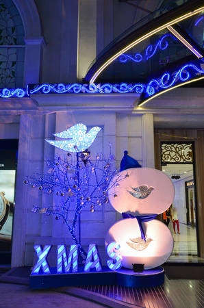 Union Square vốn là địa điểm lý tưởng dành cho mọi cô nàng thỏa sức dạo chơi và mua sắm bởi vẻ đẹp hiện đại, sang trọng cùng các tiện ích bên trong