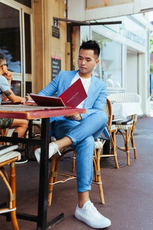 Lời khuyên mà Phạm Hồng Phước dành cho những bạn mê du lịch và thích sự lãng mạn là hãy chọn một điểm dừng chân bất kỳ, ngồi xuống ngắm cảnh hoàng hôn tuyệt đẹp nơi đây. Lời khuyên mà Phạm Hồng Phước dành cho những bạn mê du lịch và thích sự lãng mạn là hãy chọn một điểm dừng chân bất kỳ, ngồi xuống ngắm cảnh hoàng hôn tuyệt đẹp nơi đây.
