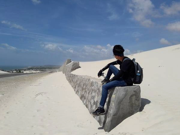 Ở đây, đoạn đường rất vắng và dài khoảng 80 km mới có khu dân cư. Vì vậy, khi đi qua khu vực này bạn cần chú ý về xe và người. Ở đây, đoạn đường rất vắng và dài khoảng 80 km mới có khu dân cư. Vì vậy, khi đi qua khu vực này bạn cần chú ý về xe và người.