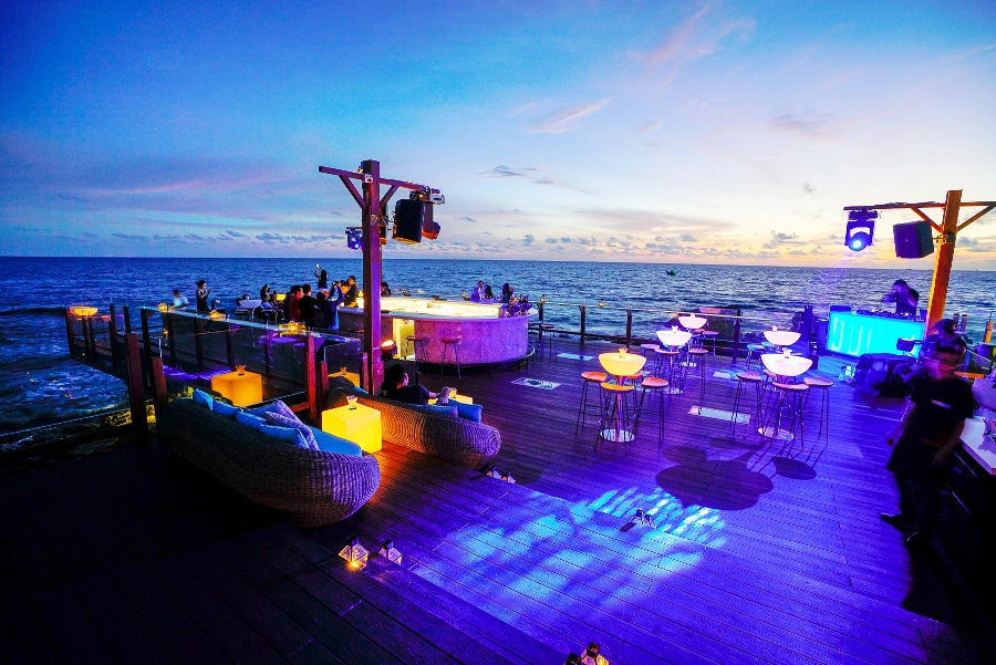 Rock-Island-Club-nam-nghi-ivivu-4