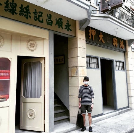 phim-truong-gia-co-ai-cung-thay-quen-o-hong-kong-ivivu-13